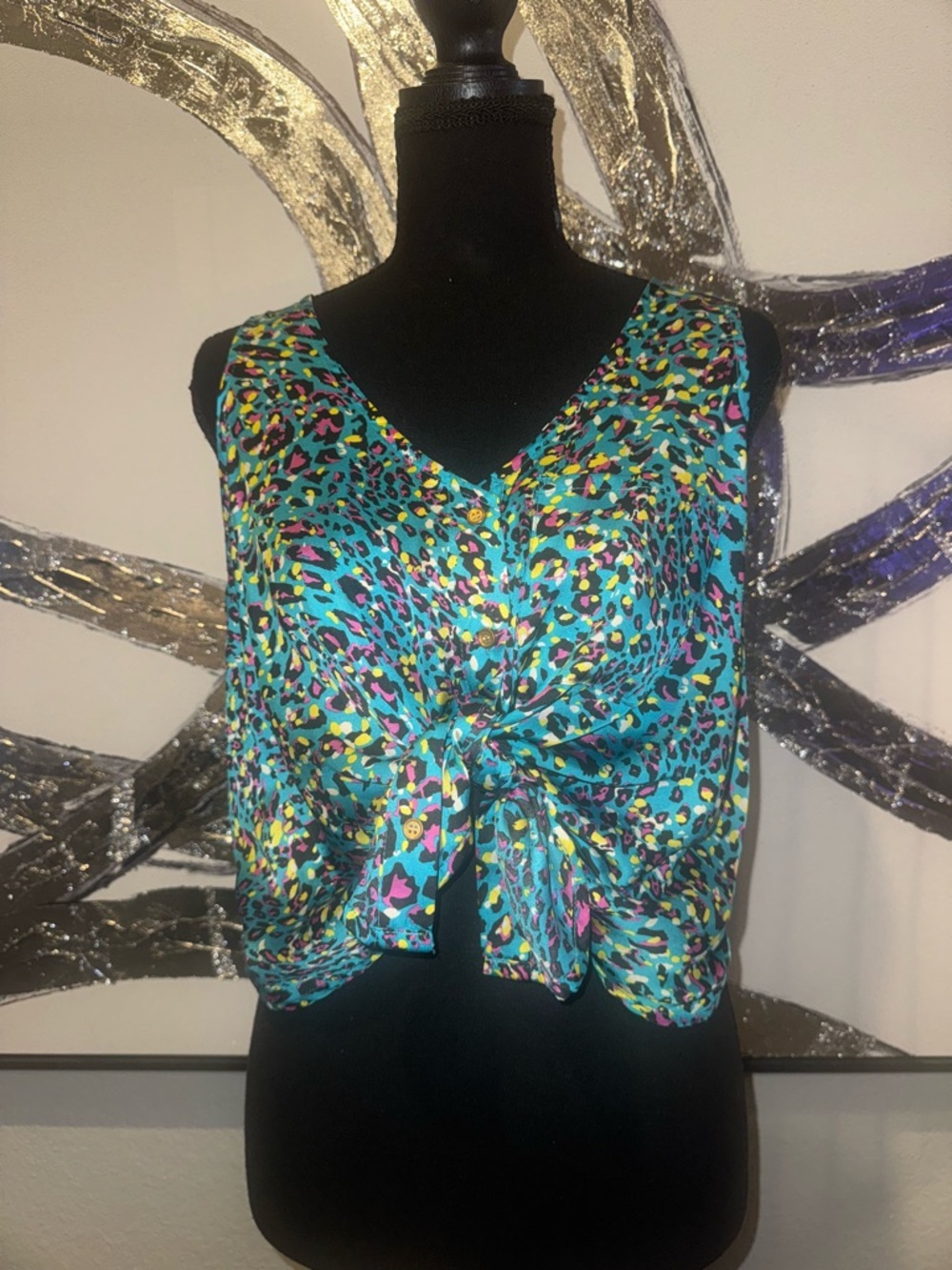 Vibrant Satin Teal Leopard Print Tie-Front Women's Cropped Tank Top